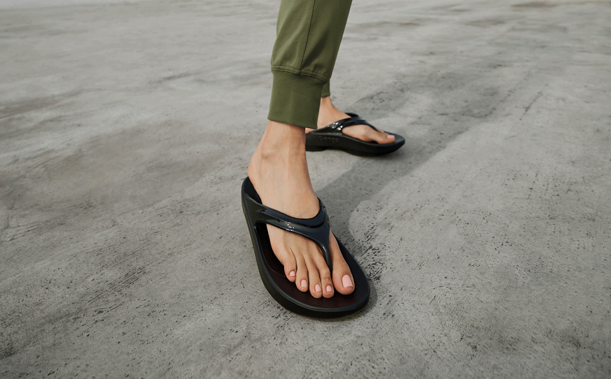Oofos Women's Sandal Black