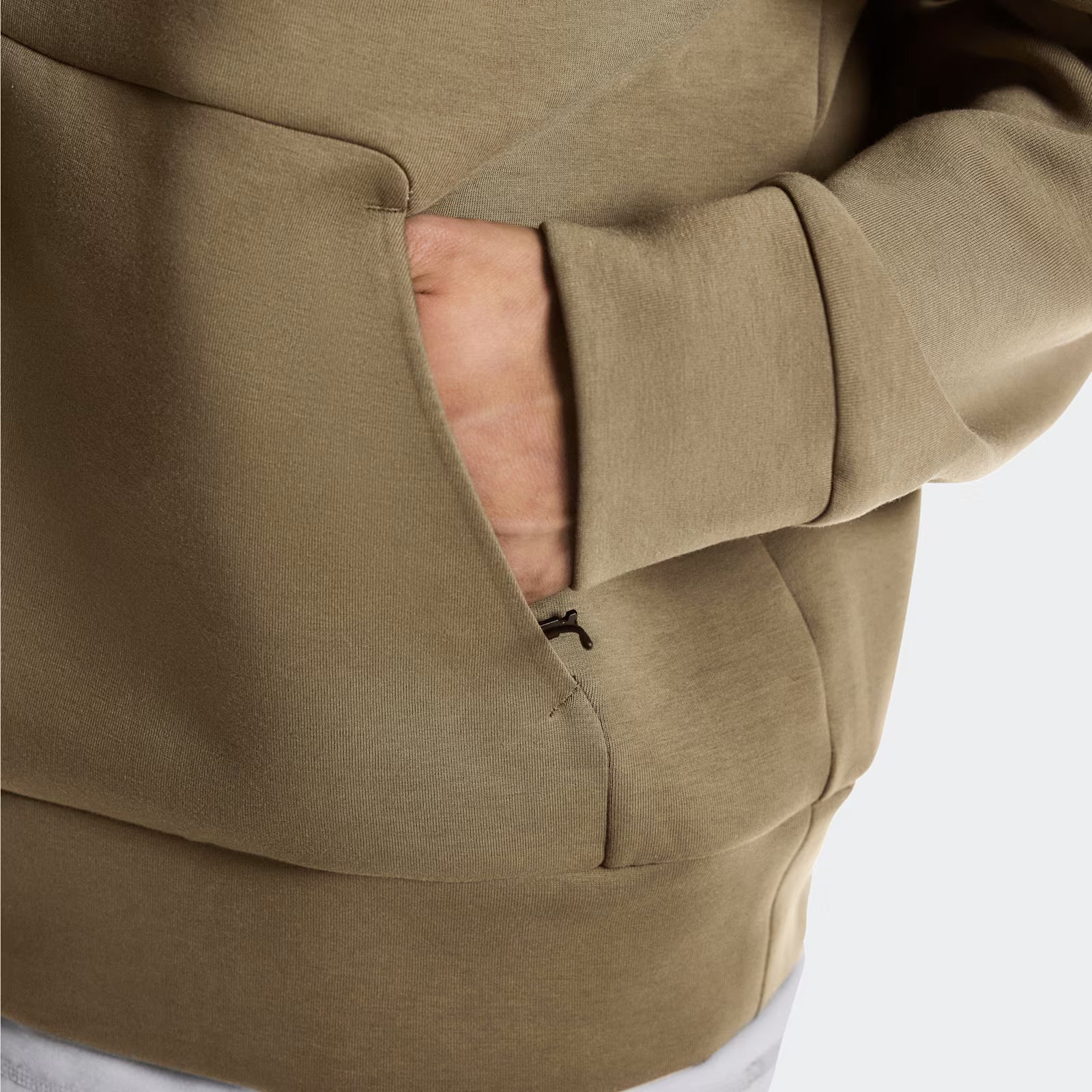 On Focus Tech Hoodie Kalamata