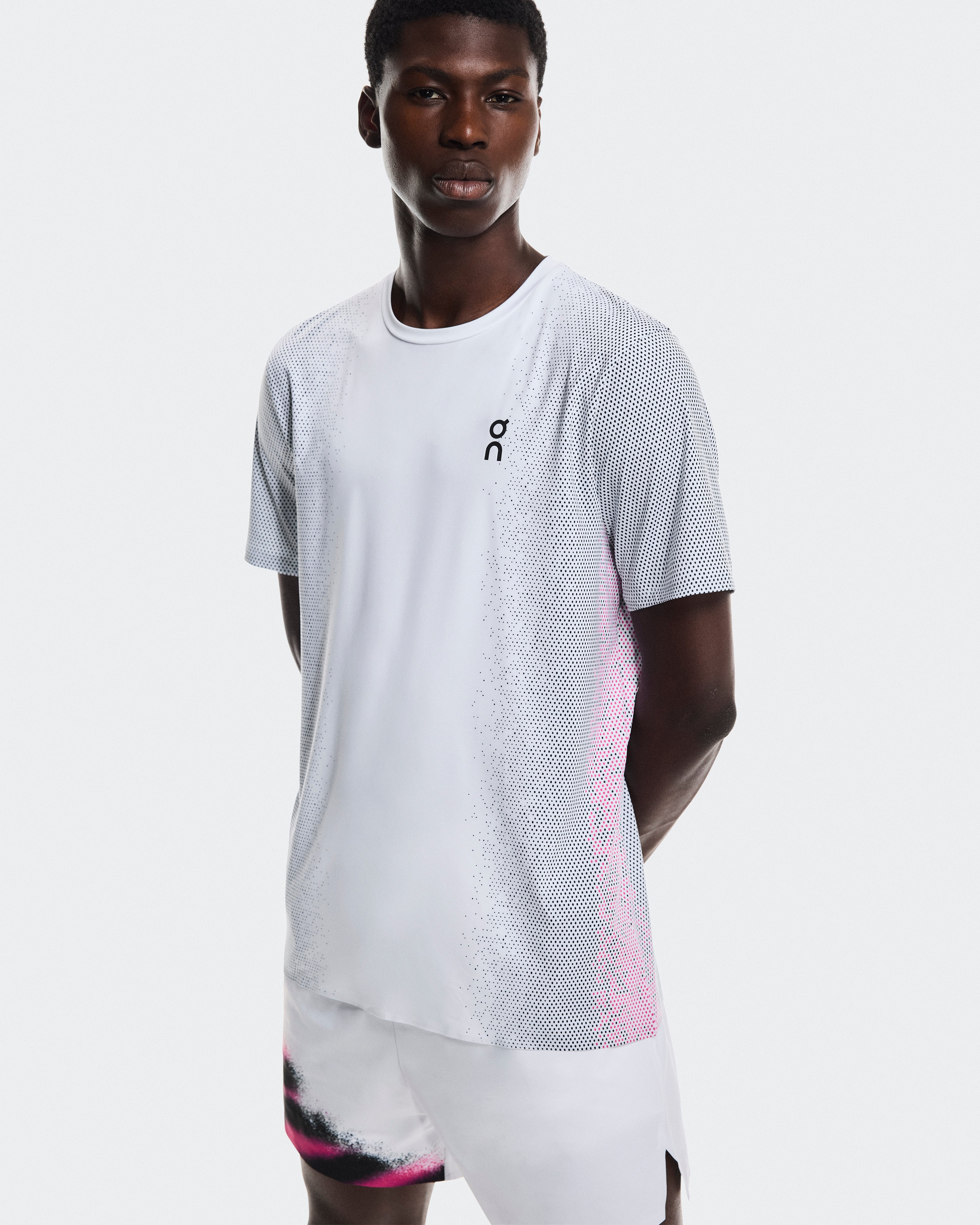 On Court-T White | Dim