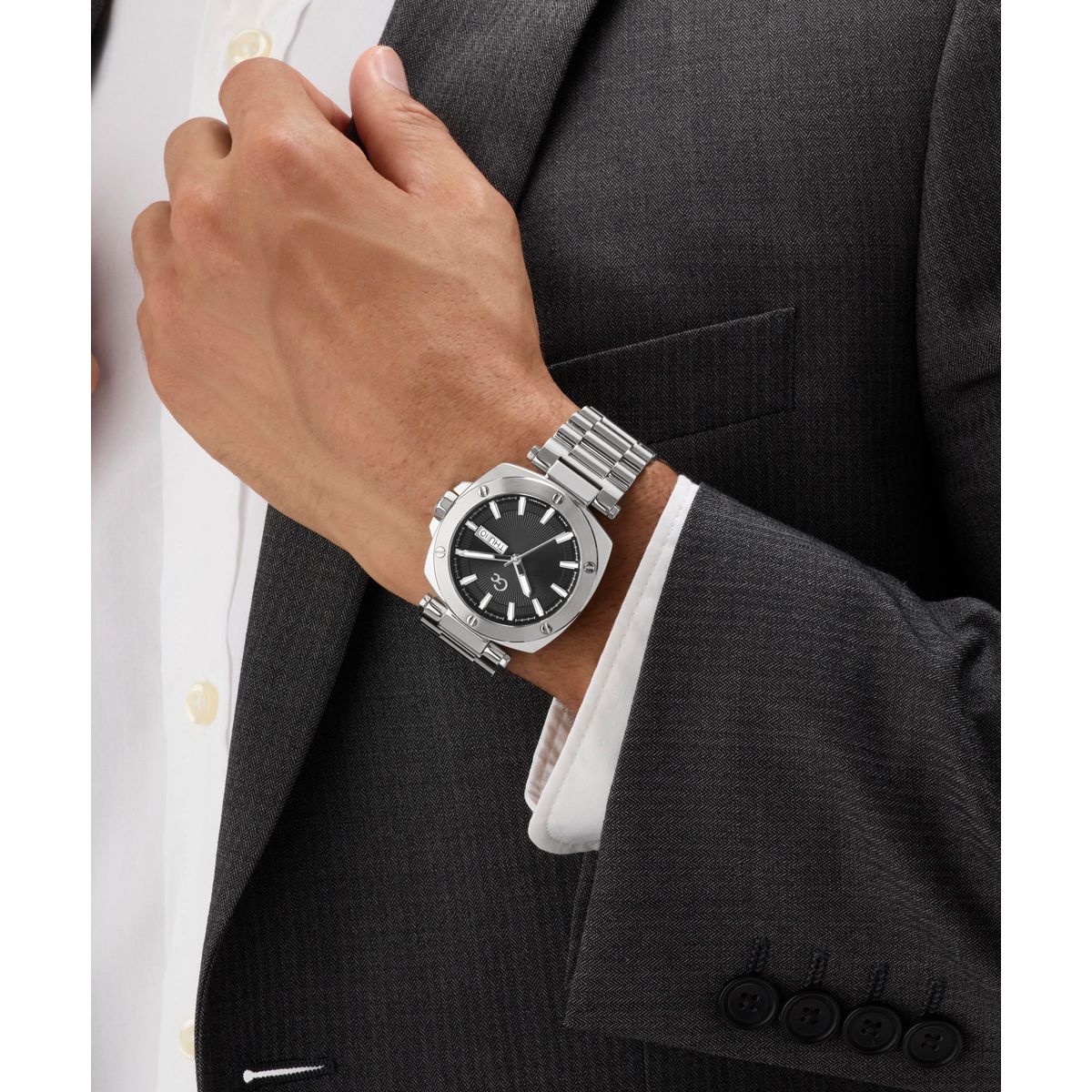Gc Square 44mm Black Dial Analog Men Watch - Z78001G2