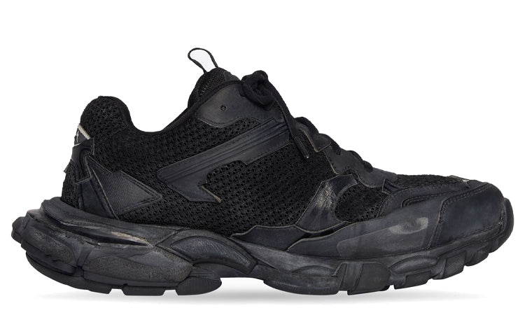 Track.3 Black