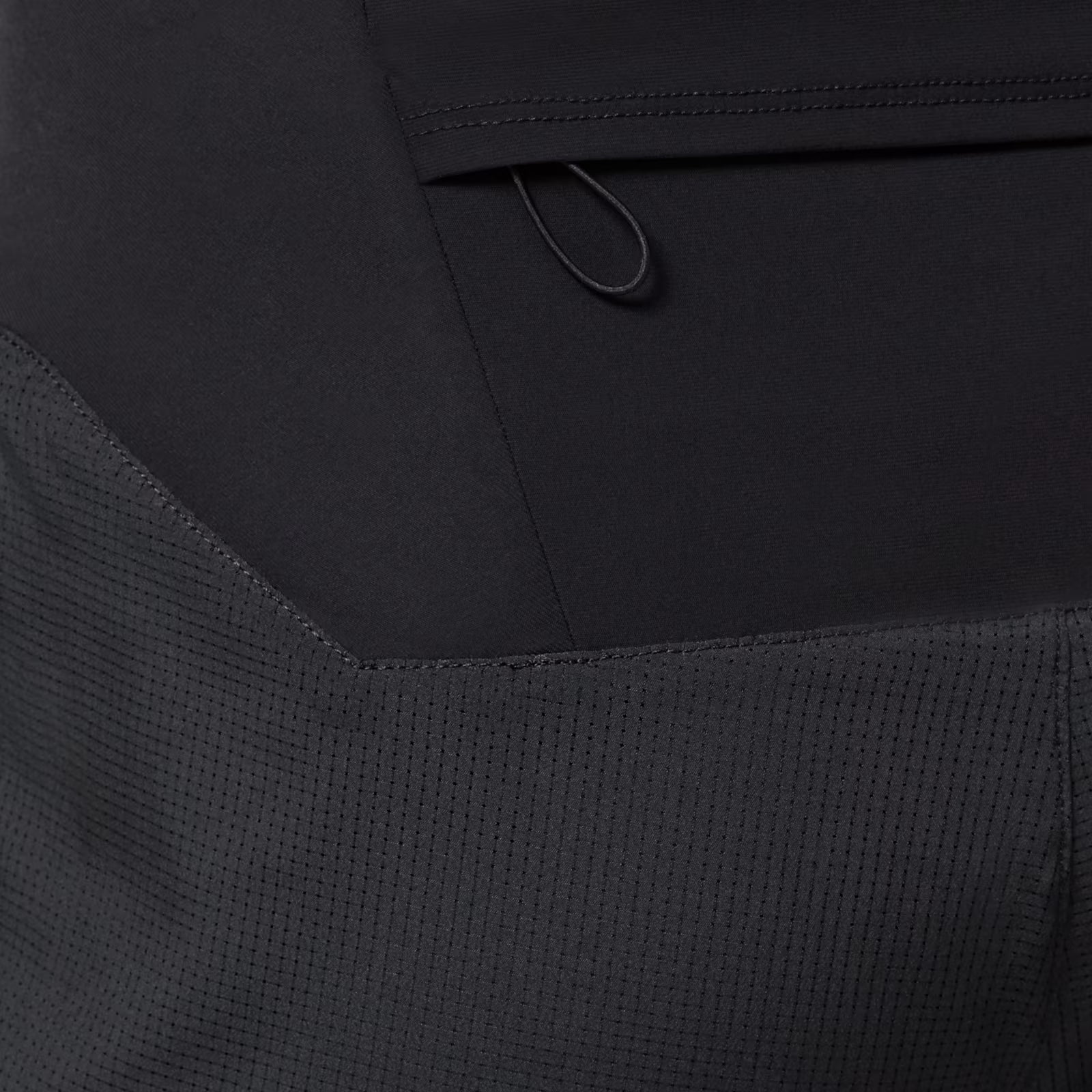 On Lightweight Shorts Black