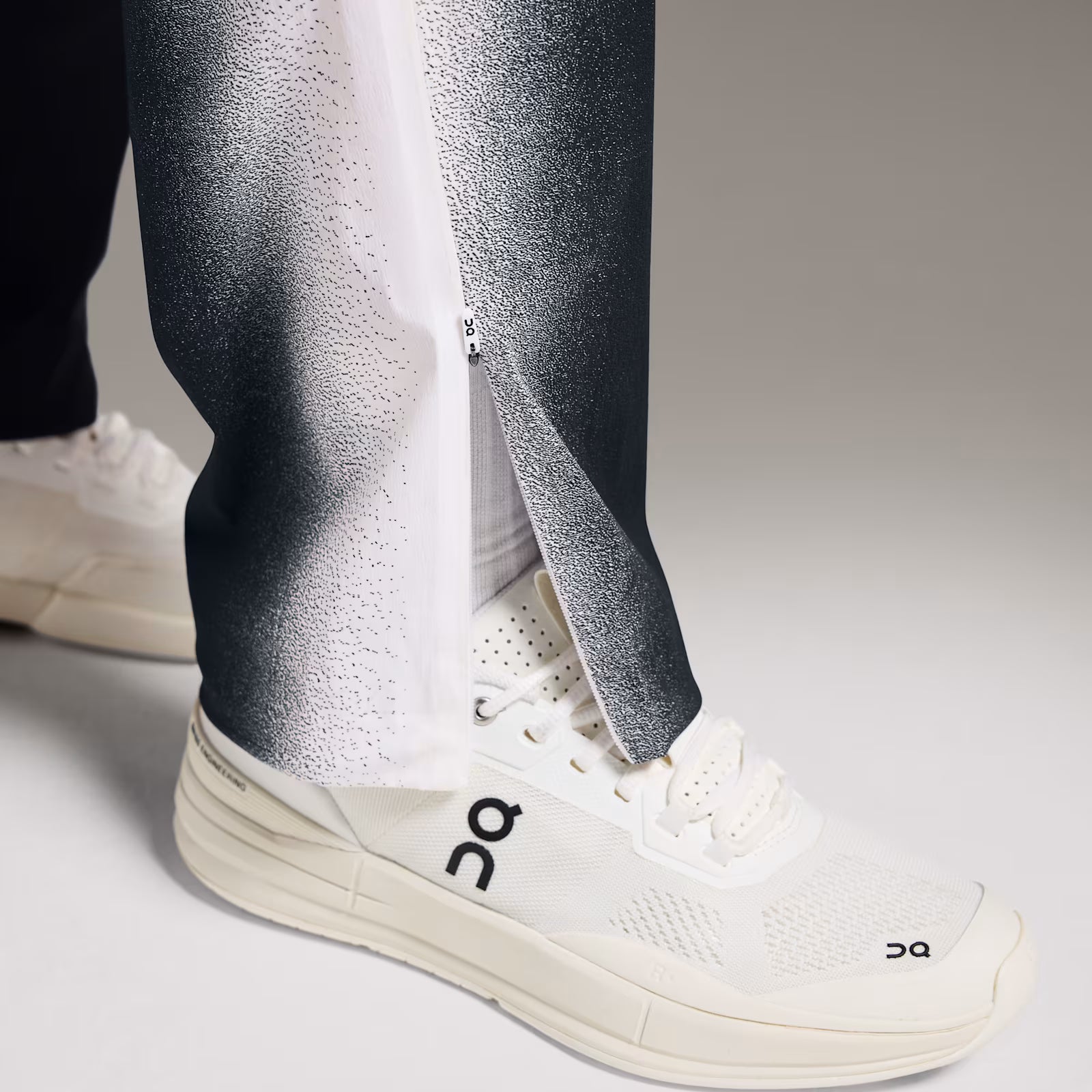 On Court Track Pants Black | White