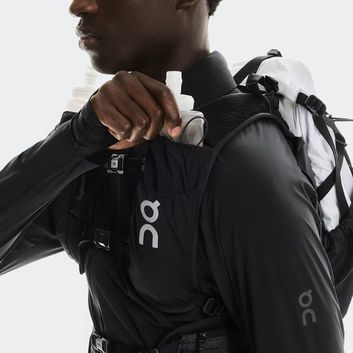 On Trail Pack 20L White | Black