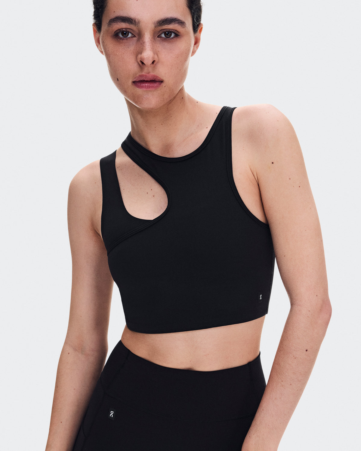 On Studio Asymmetric Crop Black (Women'S)
