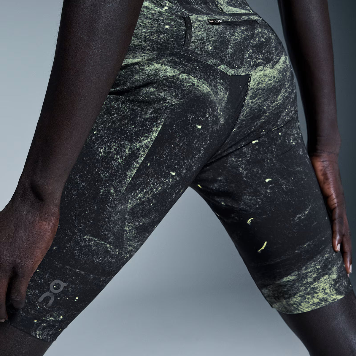 On Race Tights Half Black | Limelight