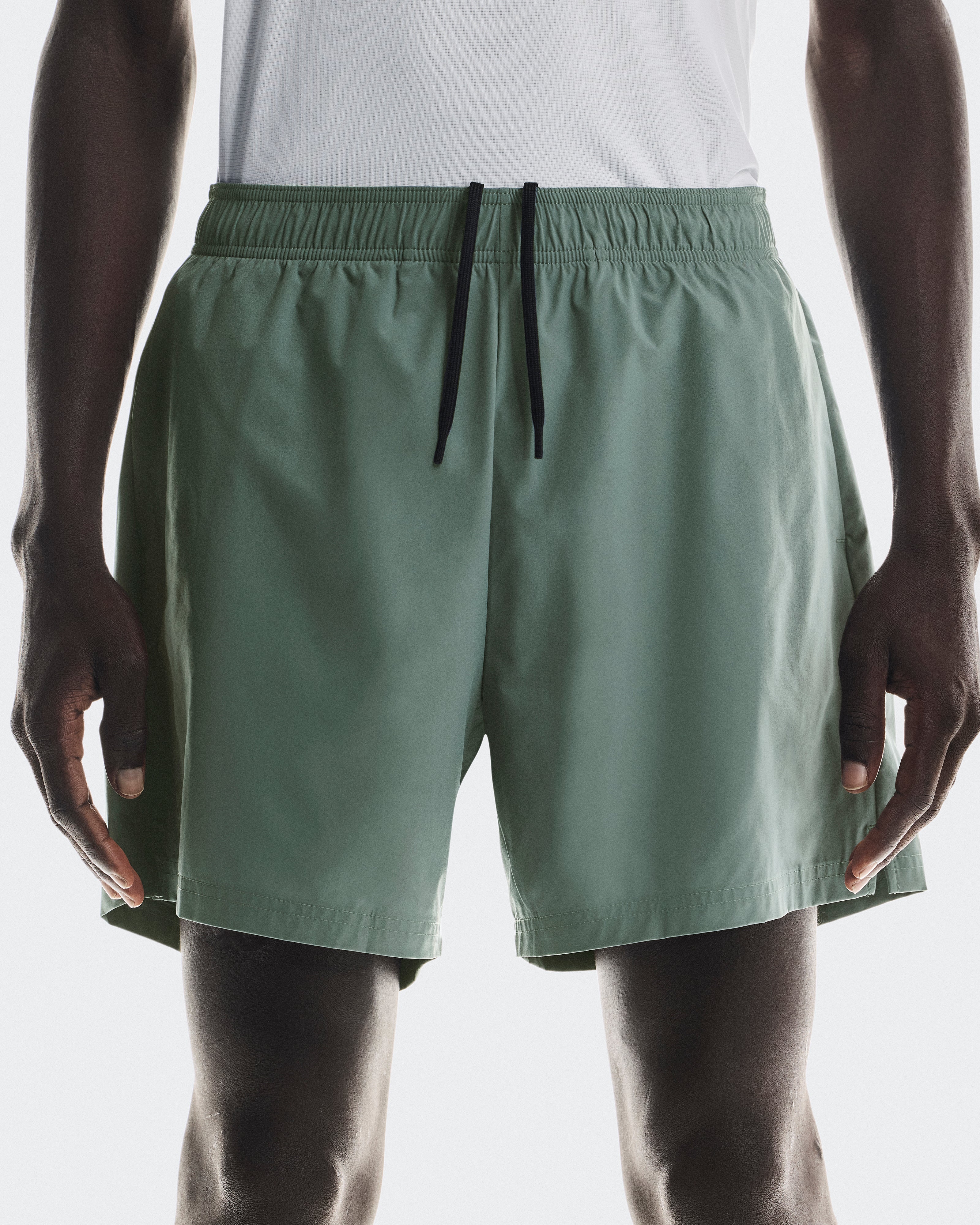 On 5" Core Shorts Olive