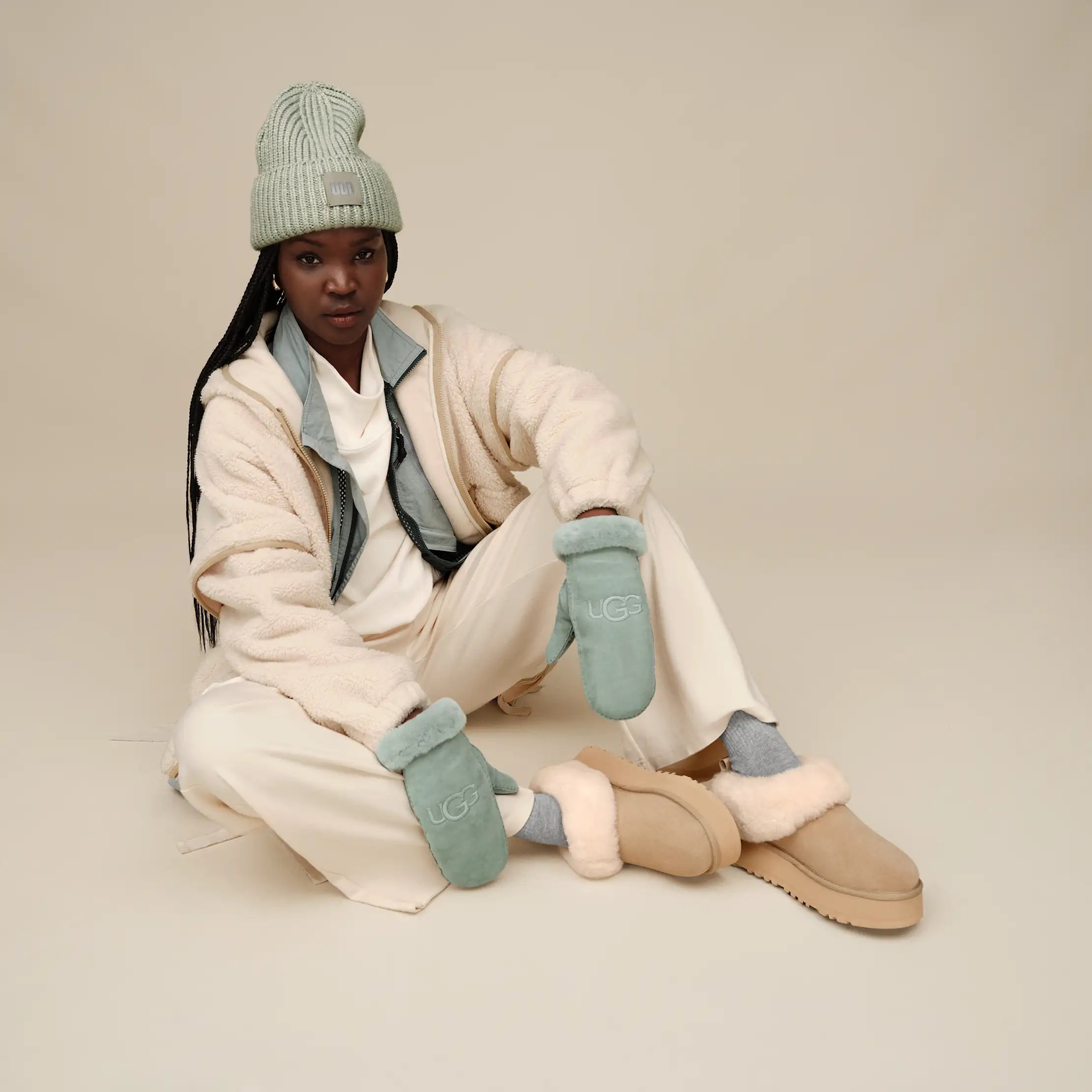 Ugg Sheepskin Embroider Mitten Grey Mist