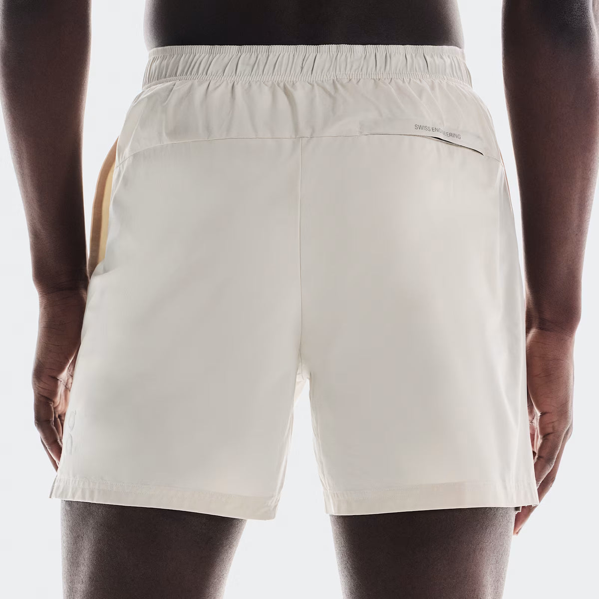 On 5" Core Shorts Sand