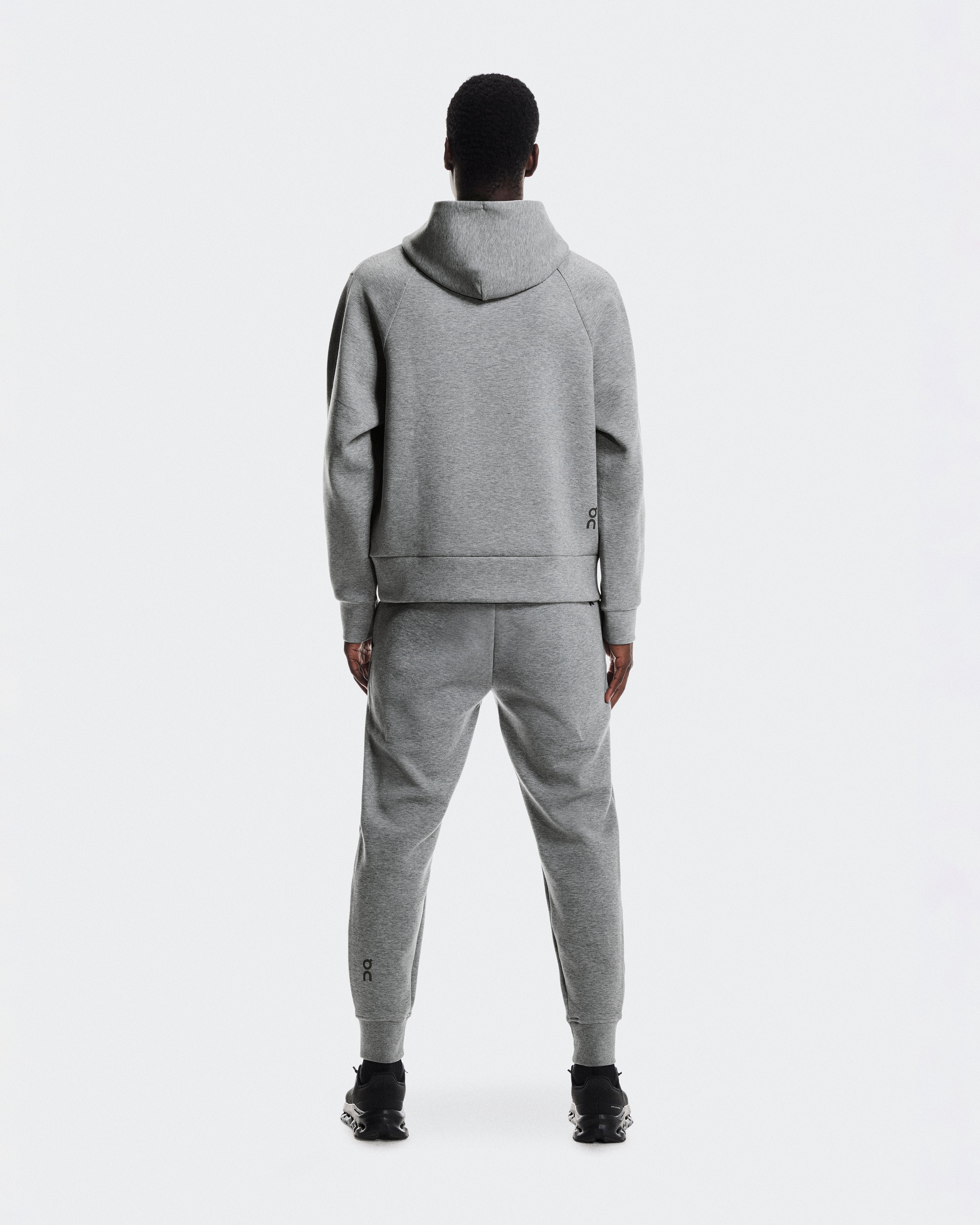 On Focus Tech Hoodie Basalt