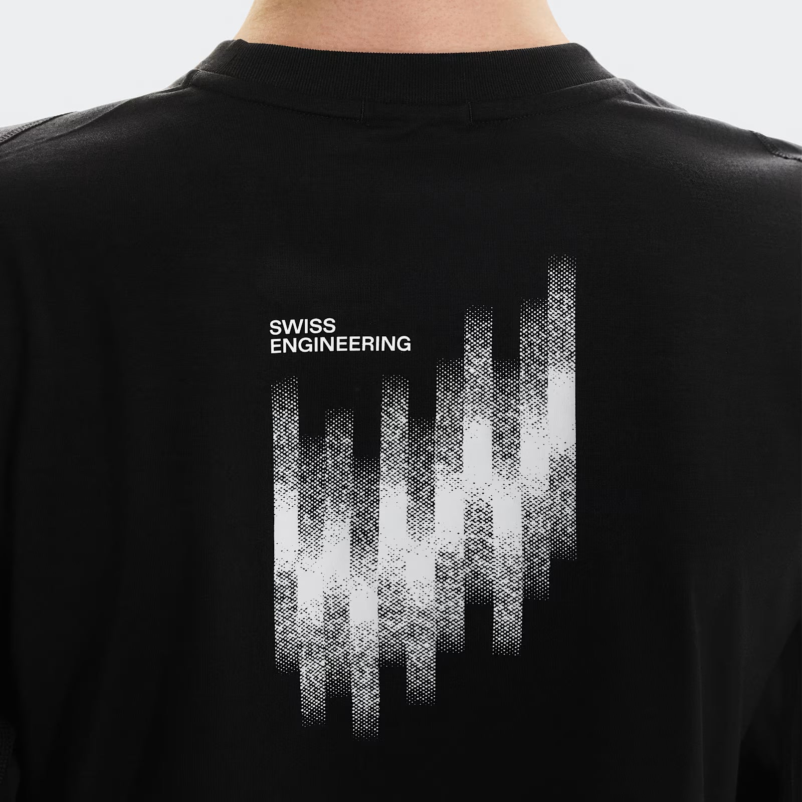 On Train Long-T Crop Graphic Black (Women'S)