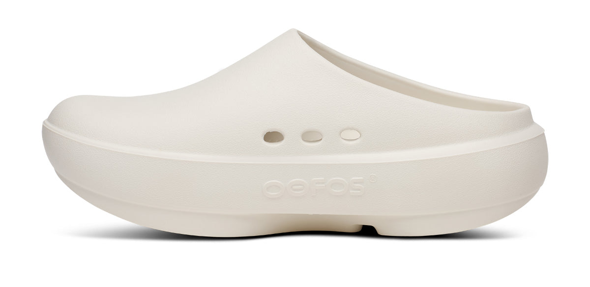 Oofos Men's Clog Chalk