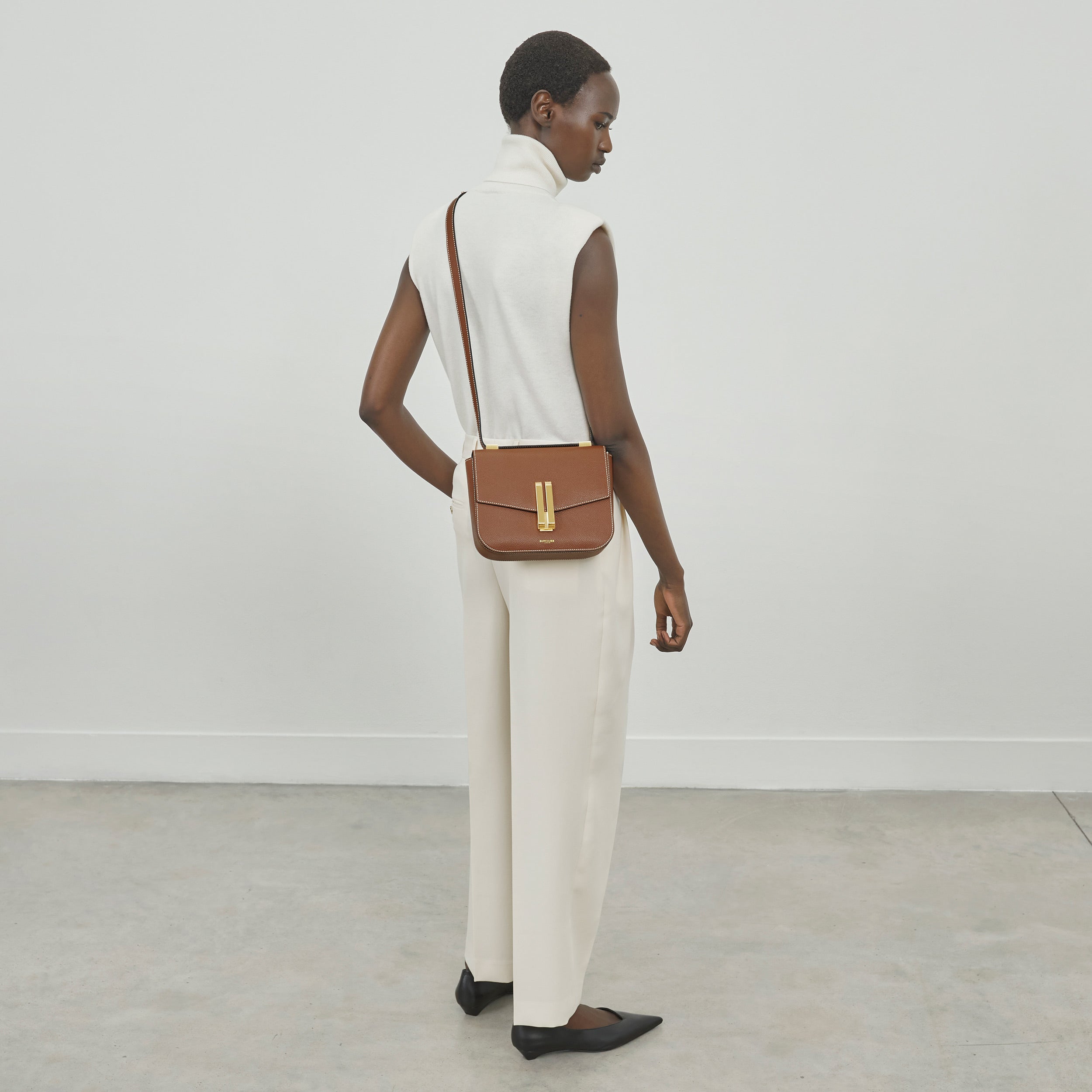 DeMellier The Vancouver tan small grain ecru stitching