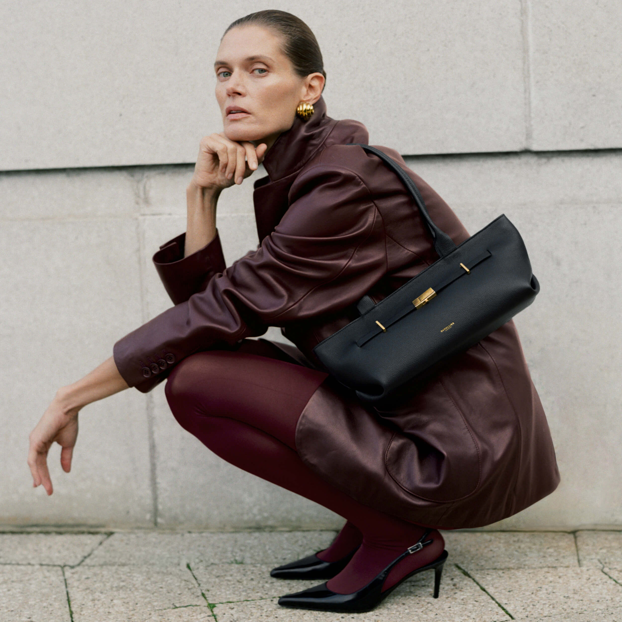 DeMellier The New York Shoulder black small grain