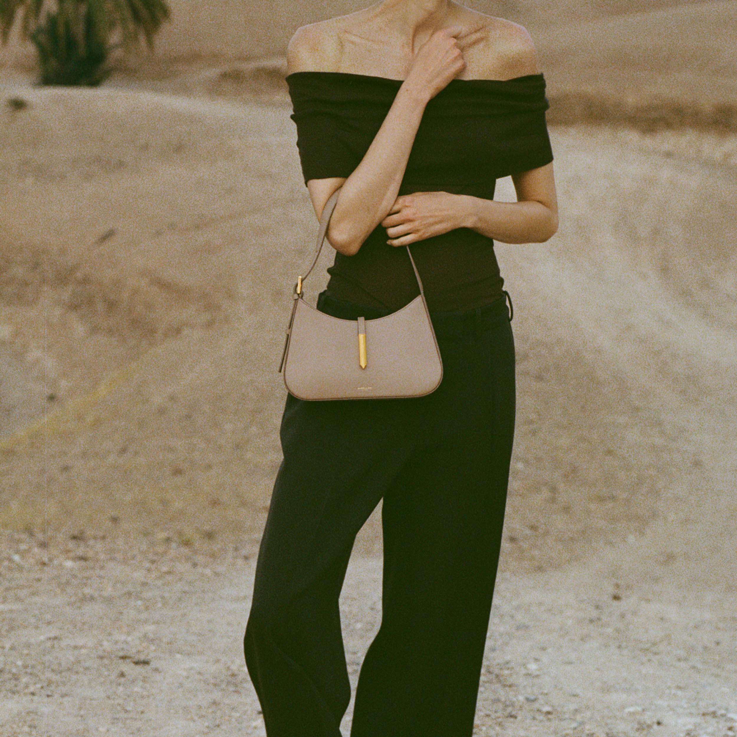 DeMellier The Tokyo dark sand smooth