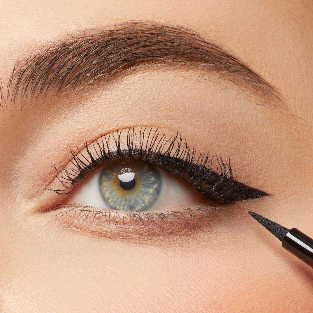 Tarte Sex Kitten Black Liquid Eyeliner, detail