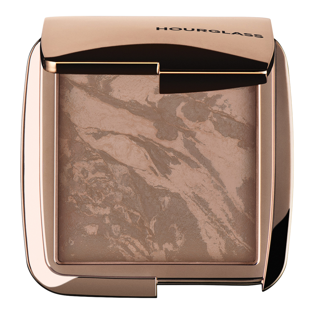 Hourglass Ambient Lighting Bronzer, detail 1