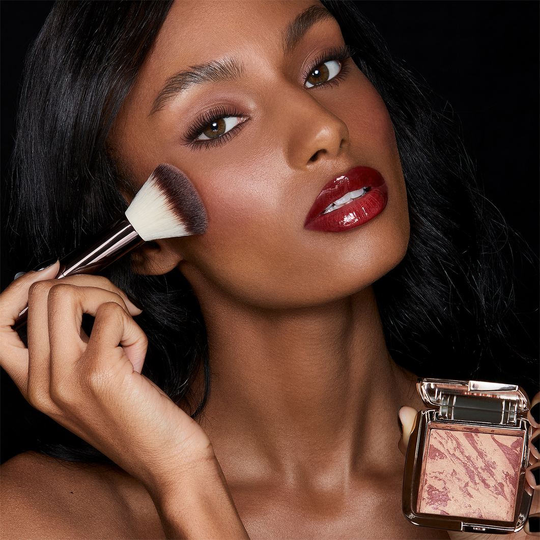 HOURGLASS Ambient Lighting Blush