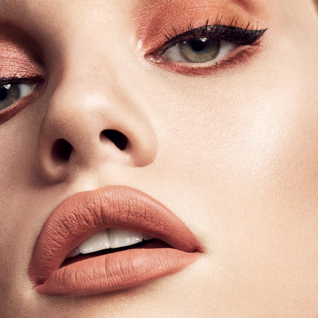 FENTY BEAUTY by Rihanna Stunna Lip Paint Longwear Fluid Lip Color