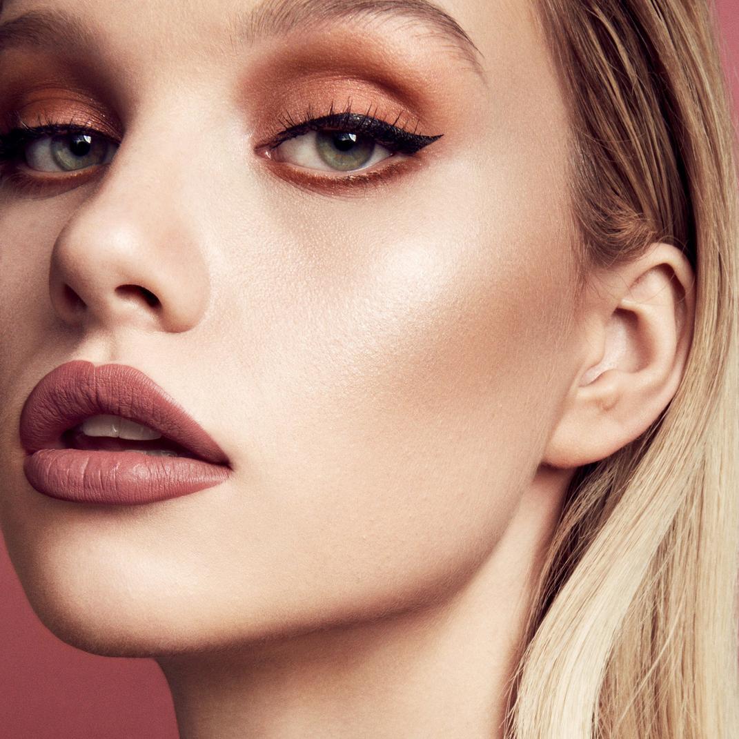 FENTY BEAUTY by Rihanna Stunna Lip Paint Longwear Fluid Lip Color