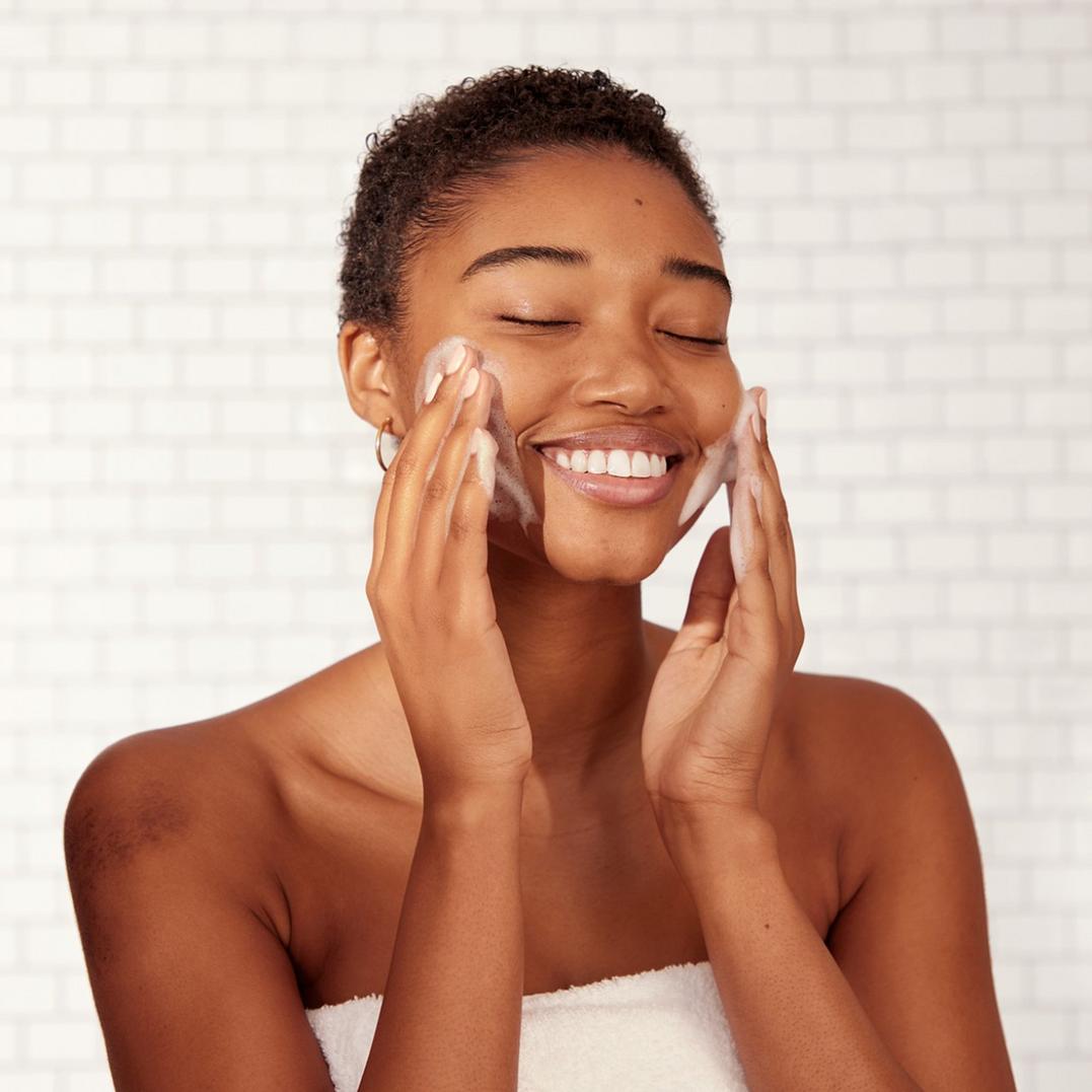 KYLIE COSMETICS Foaming Face Wash