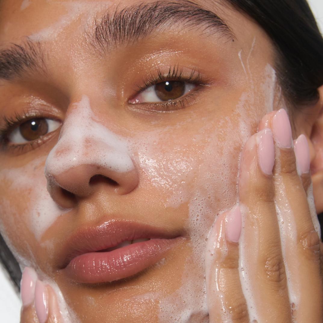 good light Cosmic Dew Gel To Foam Water Cleanser
