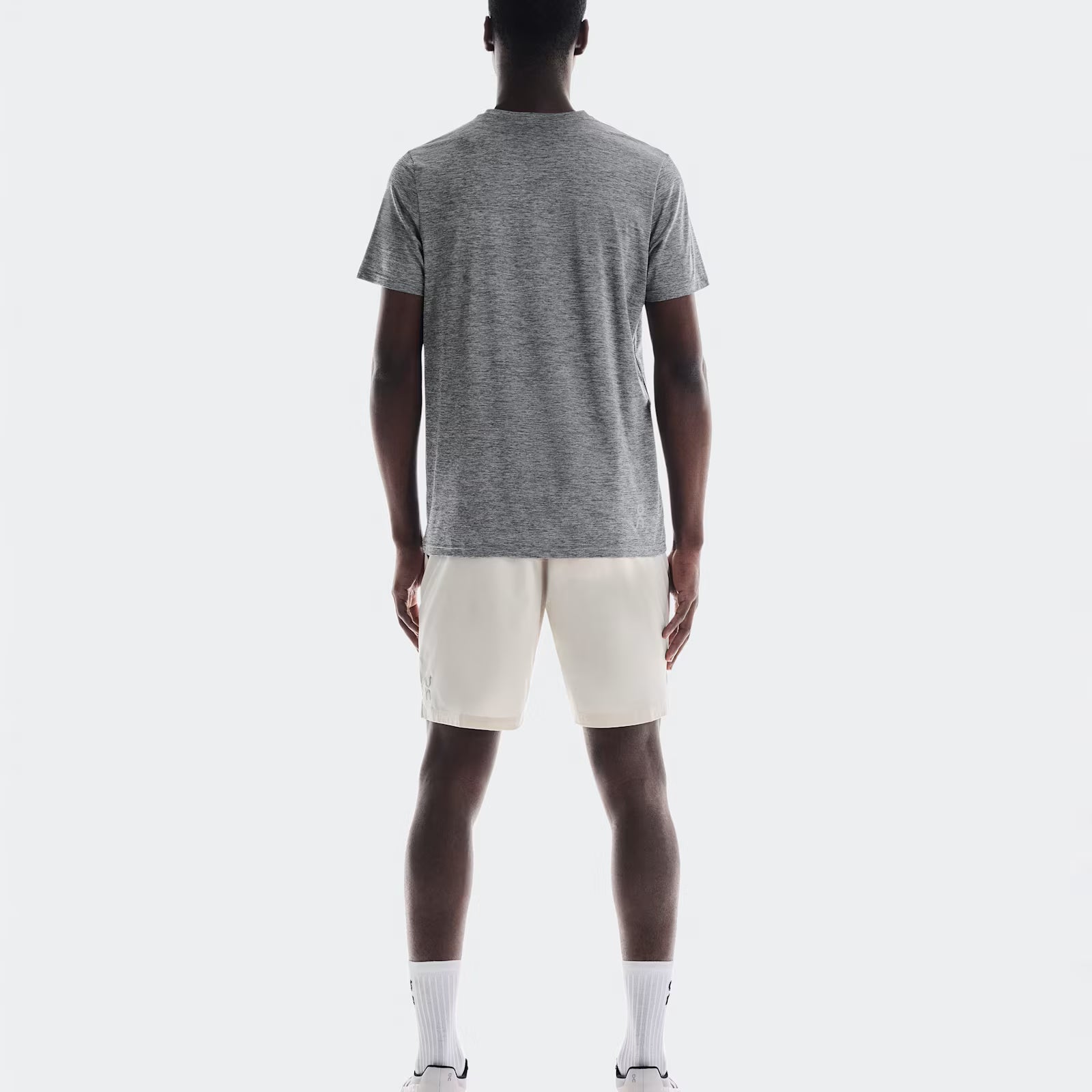 On 7" Core Shorts Sand