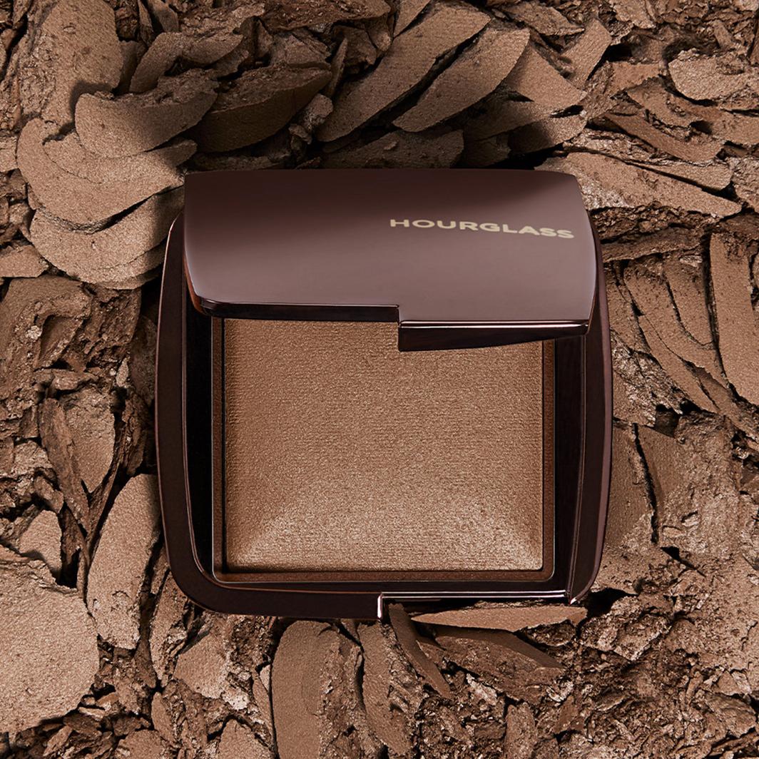 HOURGLASS Ambient Lighting Powder