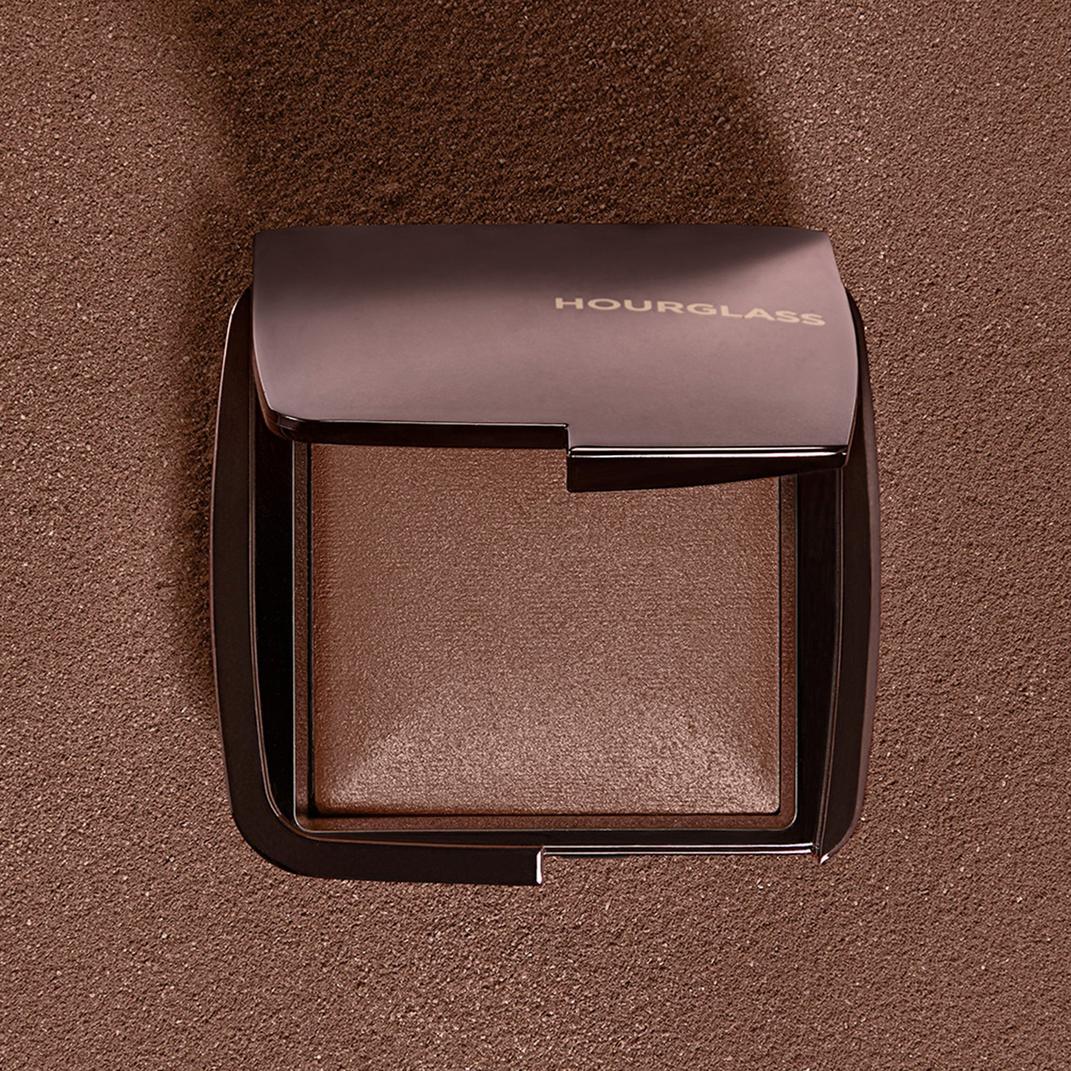 HOURGLASS Ambient Lighting Powder, detail 4