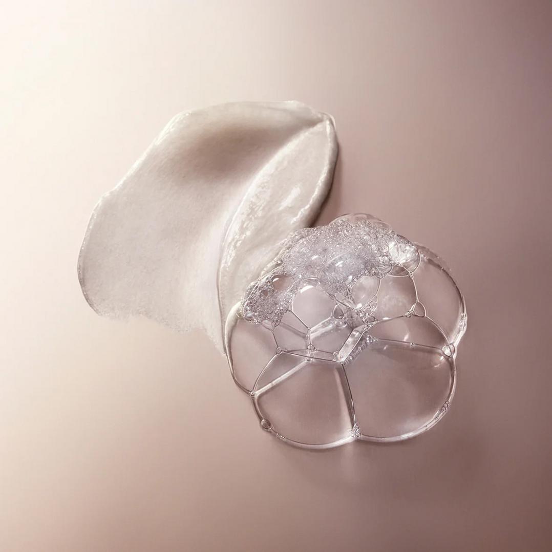 HOURGLASS Equilibrium Rebalancing Cream Cleanser