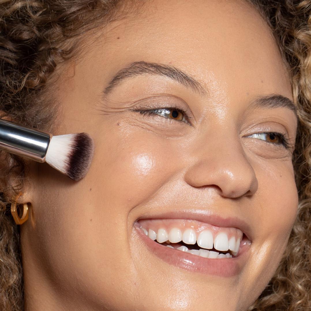 ILIA Complexion Brush with Synthetic Bristles