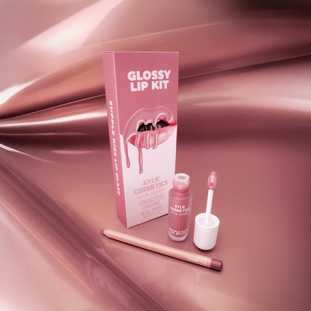 KYLIE COSMETICS Glossy Lip Kit