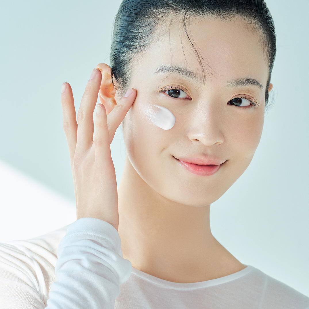SKIN1004 Madagascar Centella Hyalu-Cica Water-Fit Sun Serum UV SPF50