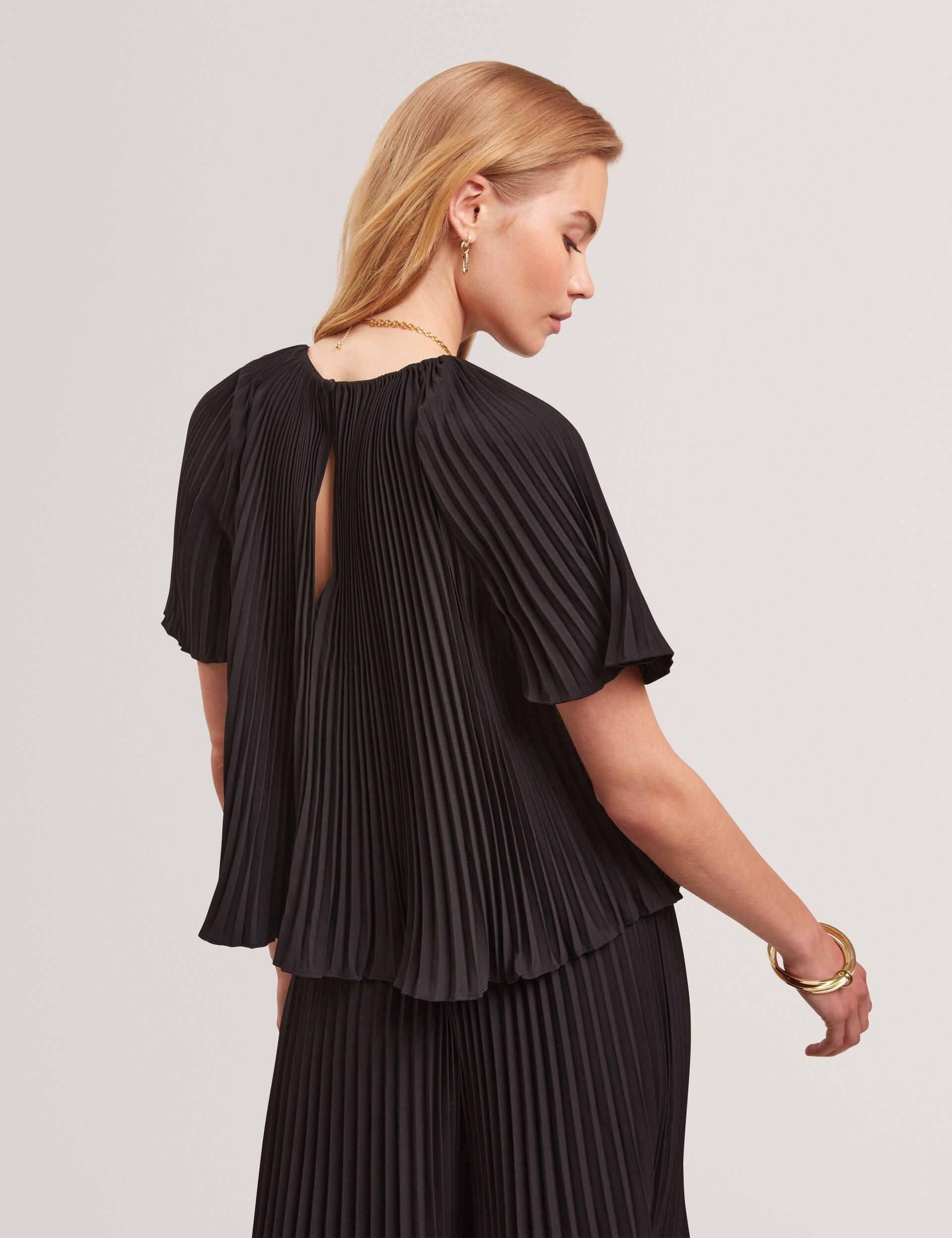 Ted Baker Agara Black Pleated Flowy Short Sleeve Blouse Women's