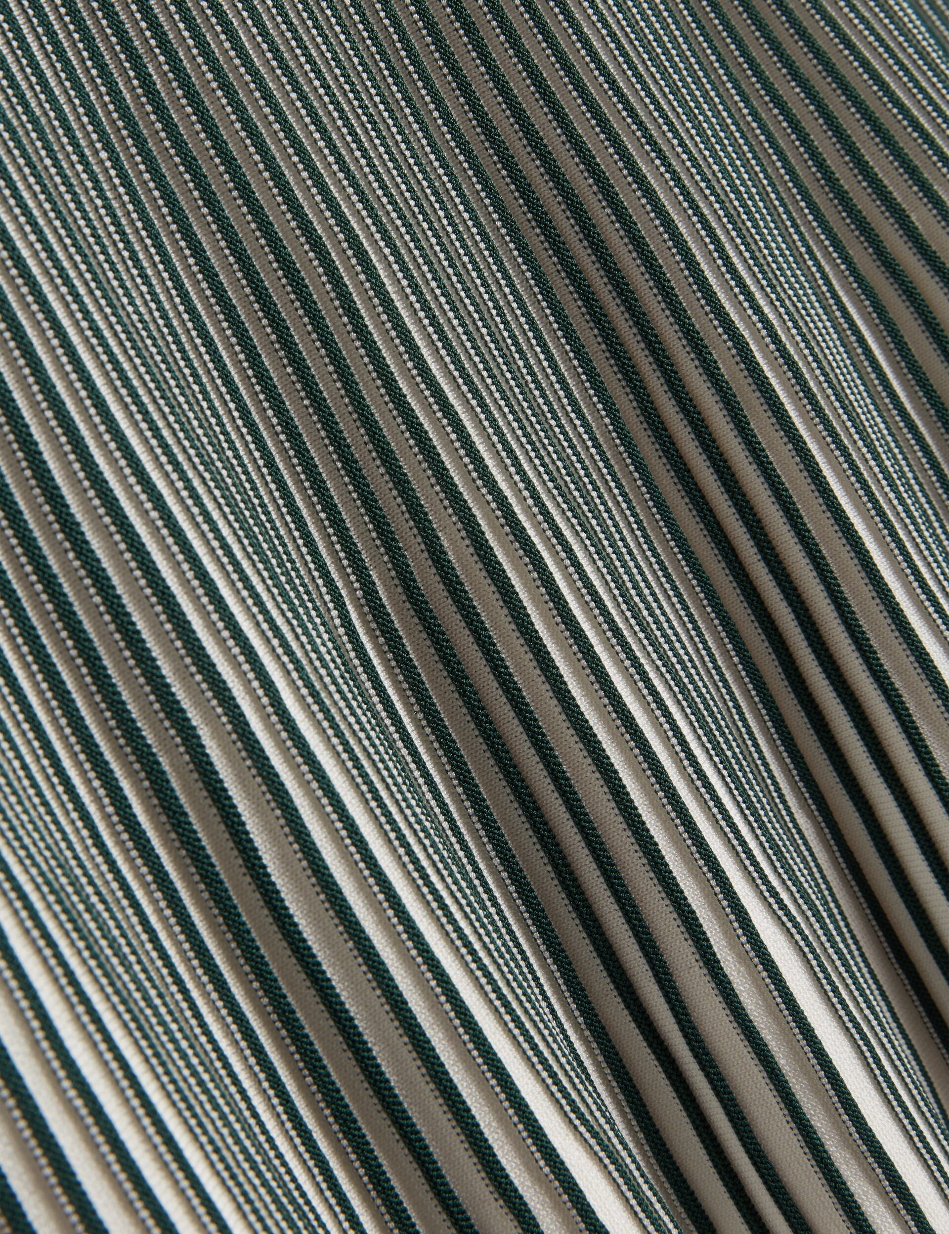#color_dark-green