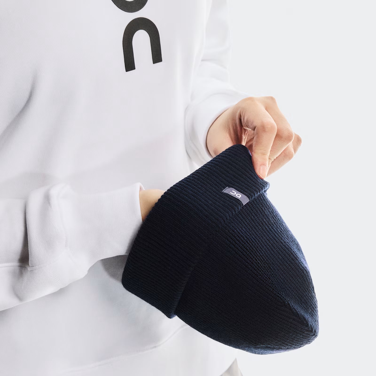 On Merino Beanie Midnight