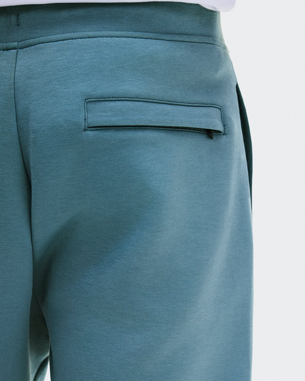 On Focus Tech Sweatpants Agave