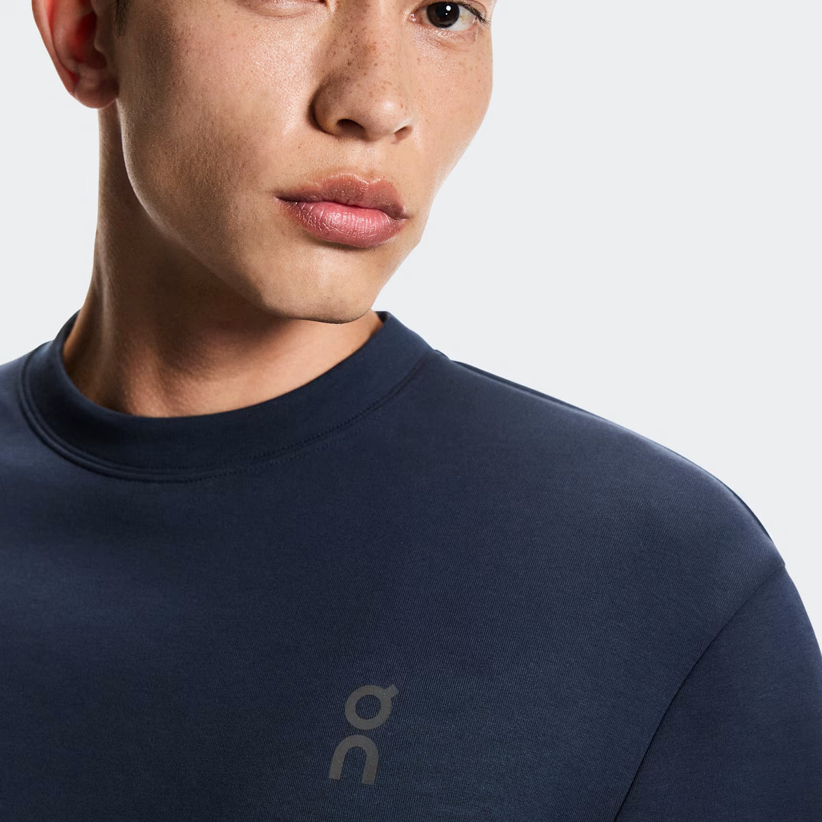 On Focus Tech Crew Navy