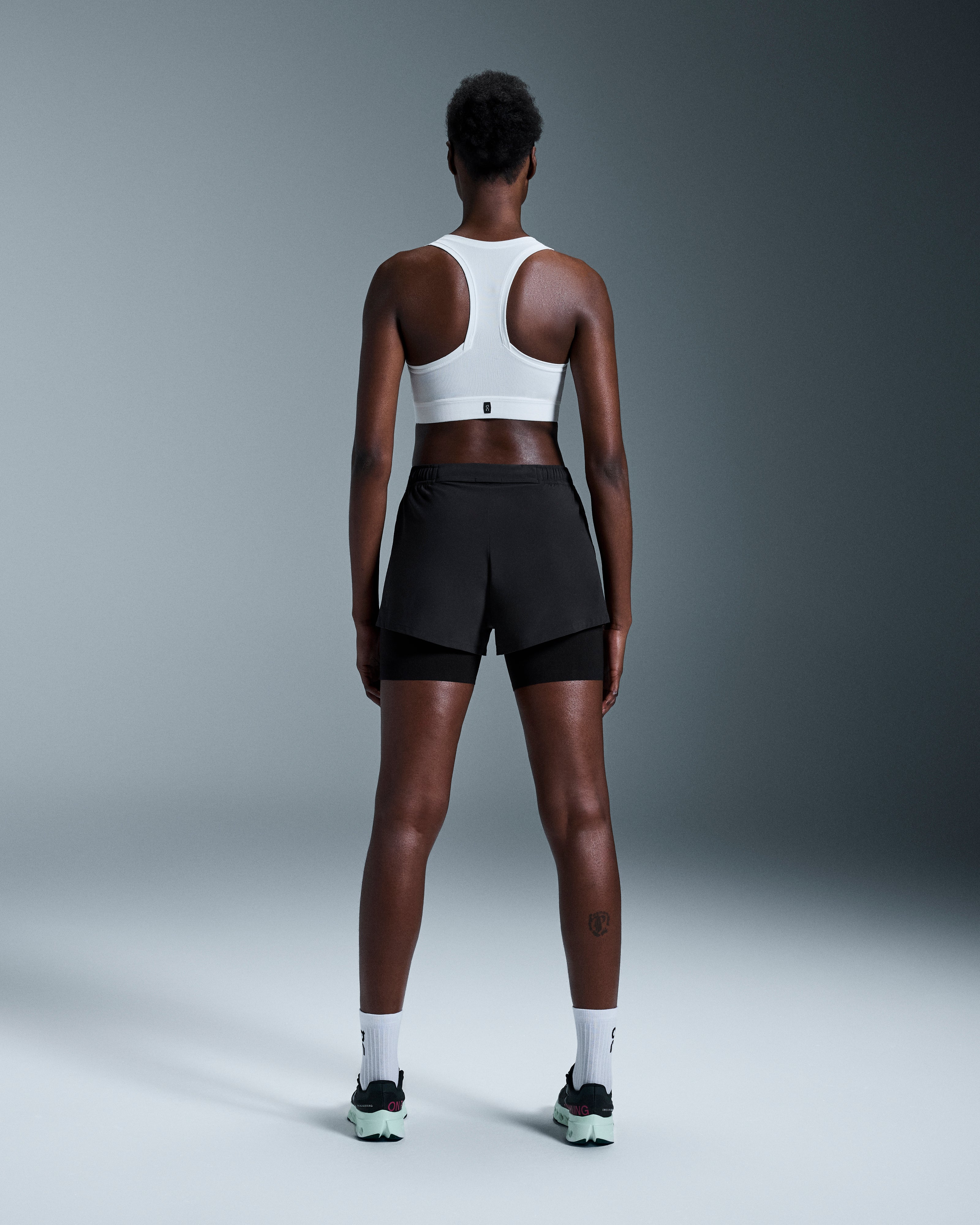 On Pace Bra Undyed-White | Black (Women'S)