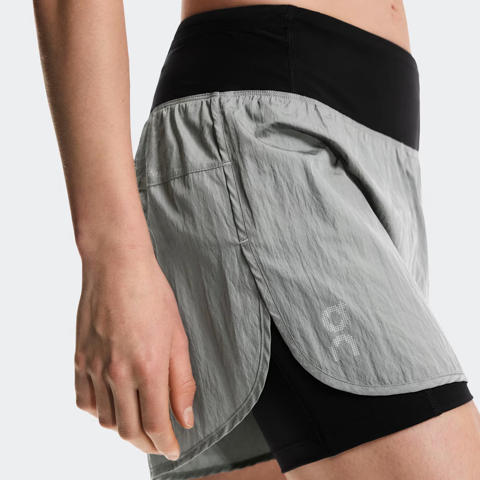 On Performance Volt Shorts Glacier (Women'S)