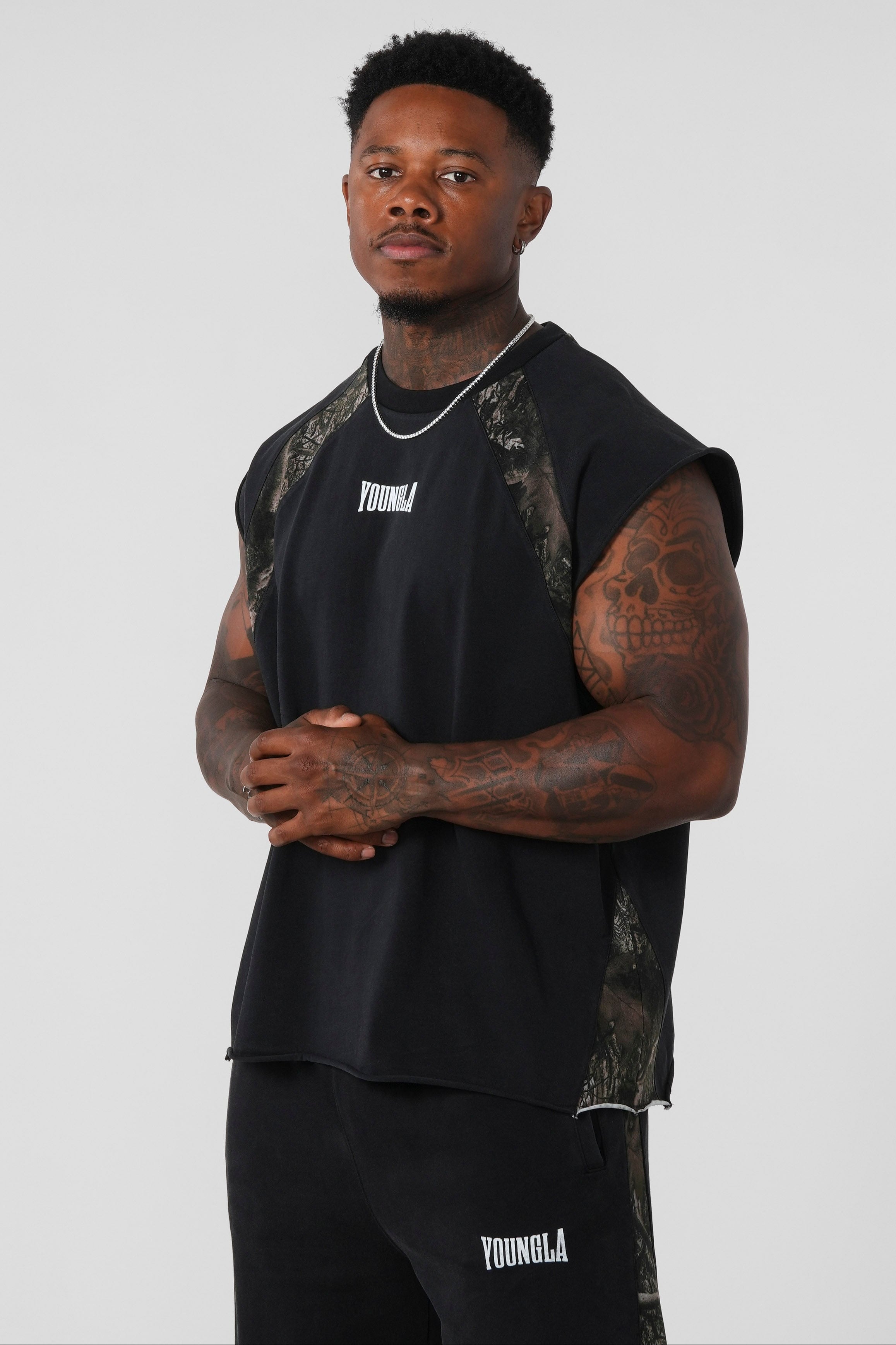 YoungLA 3064 - Stellar Cut-Offs Black/Dark Tree Camo