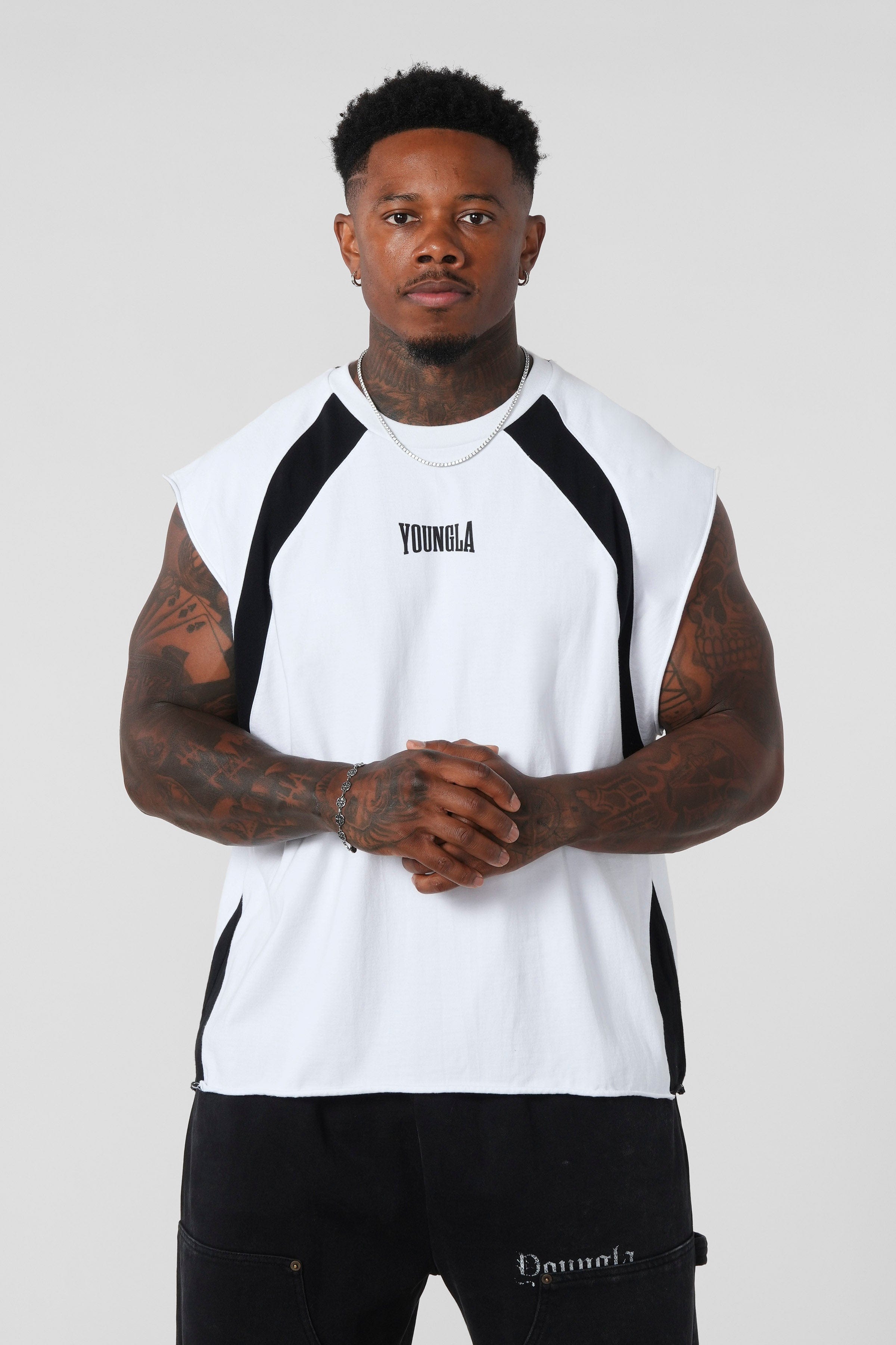 YoungLA 3064 - Stellar Cut-Offs White/Black