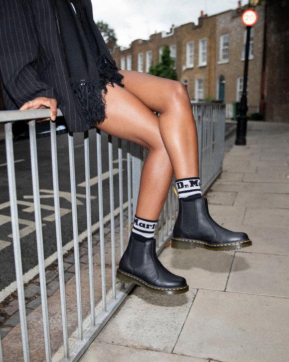 Dr Martens 2976 Women'S Virginia Leather Chelsea Boots - Black