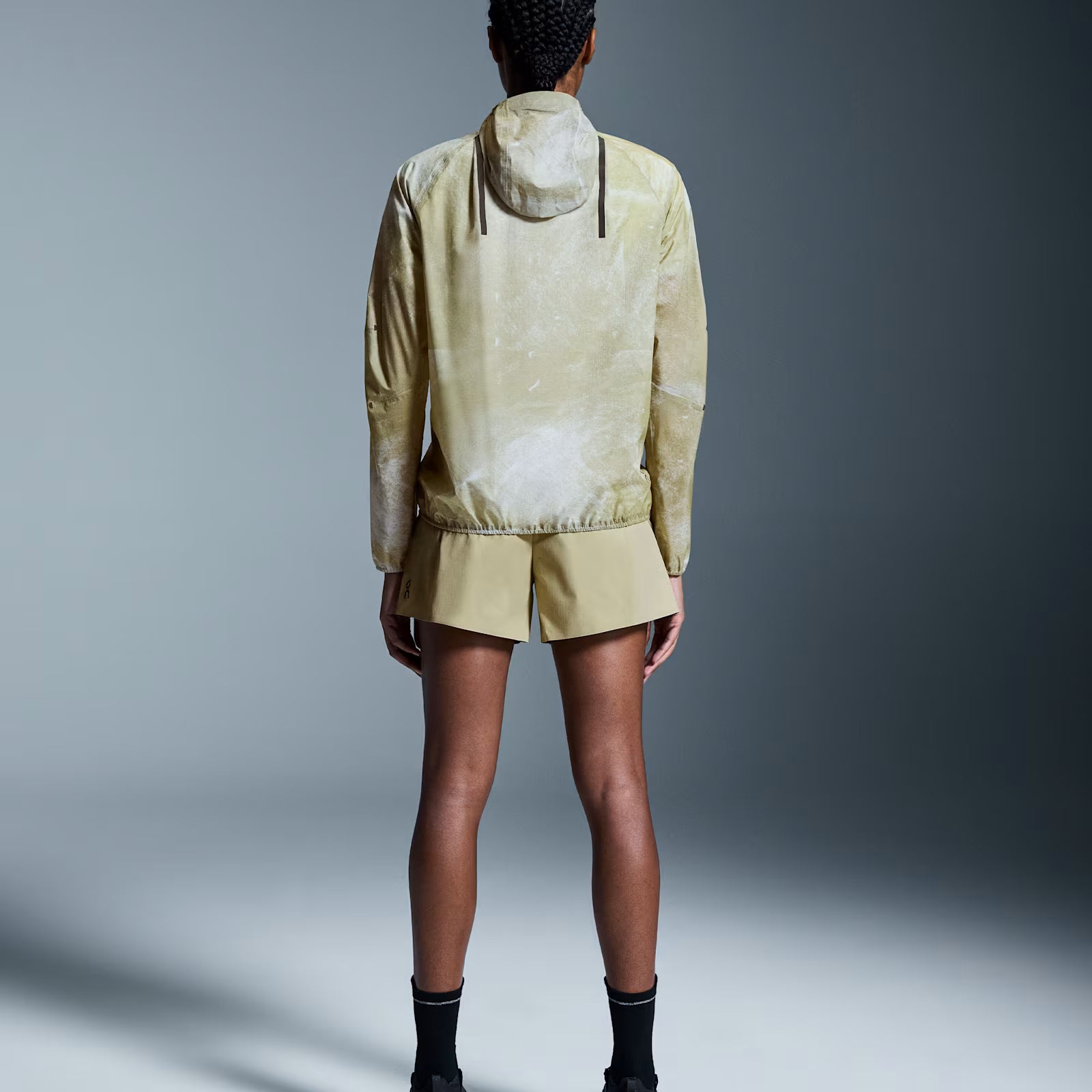 On Ultra Jacket White | Caper (Women'S)