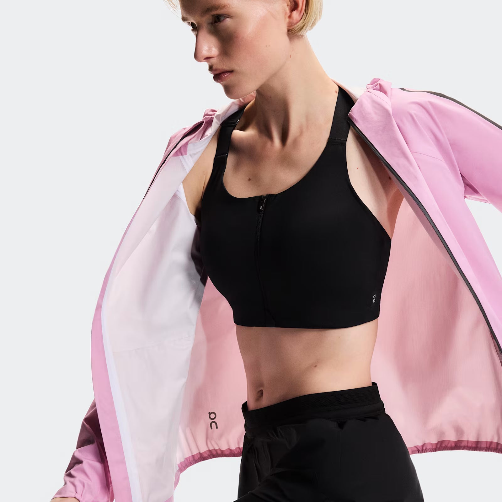 On Performance Jacket Waterproof Sakura (Women'S)