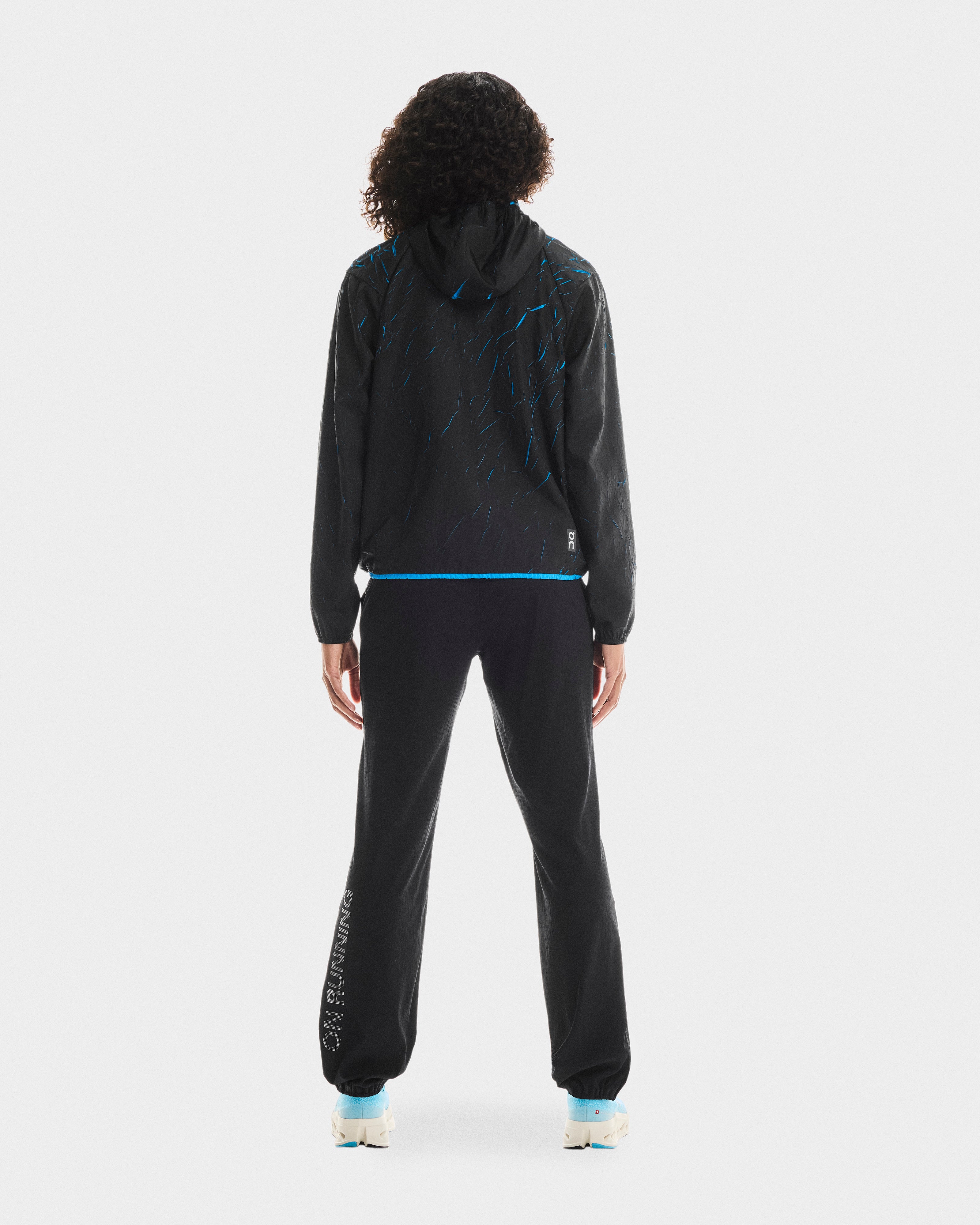 On Pace Run Jacket Malibu | Black (Women'S)