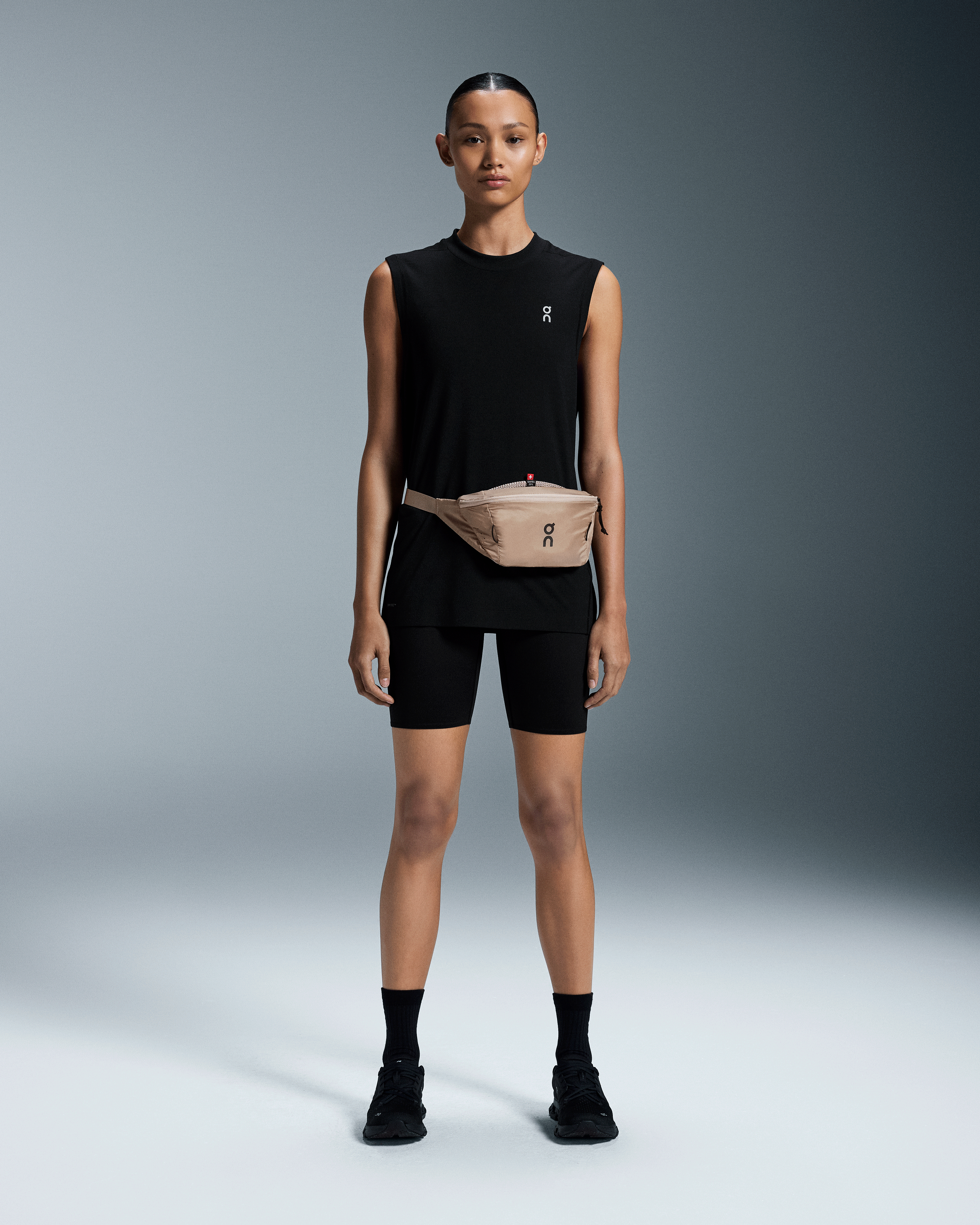 On Waist Pack 2L Lite Sand