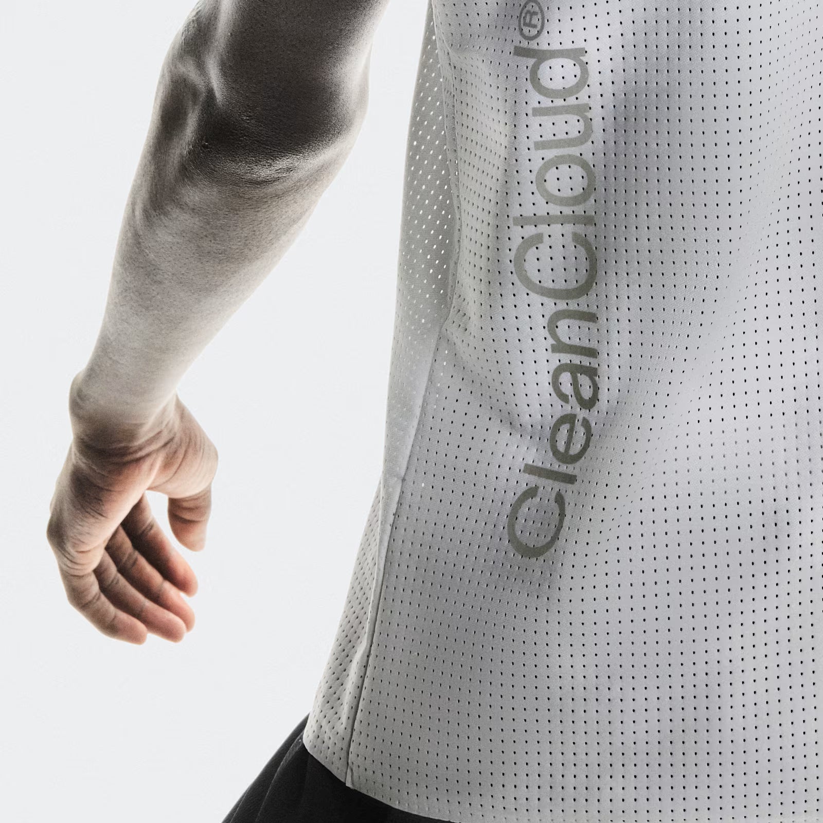 On Pace Tank Glacier | White