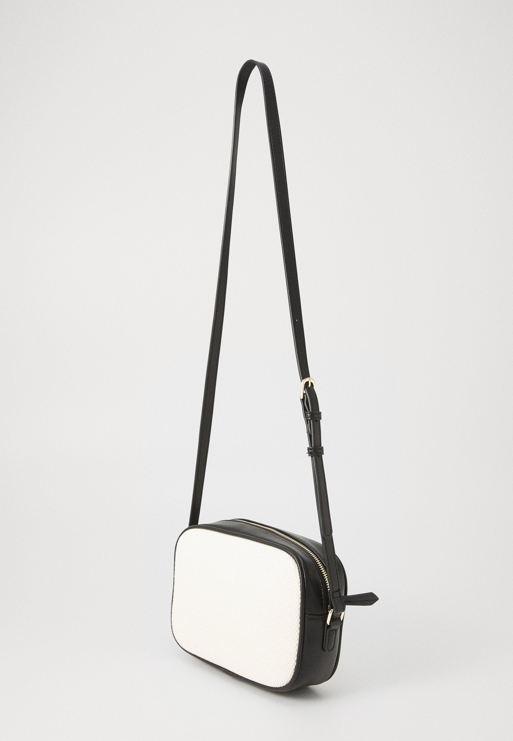 Valentino Bags Covent - Cross Body Bag - Naturale/Nero