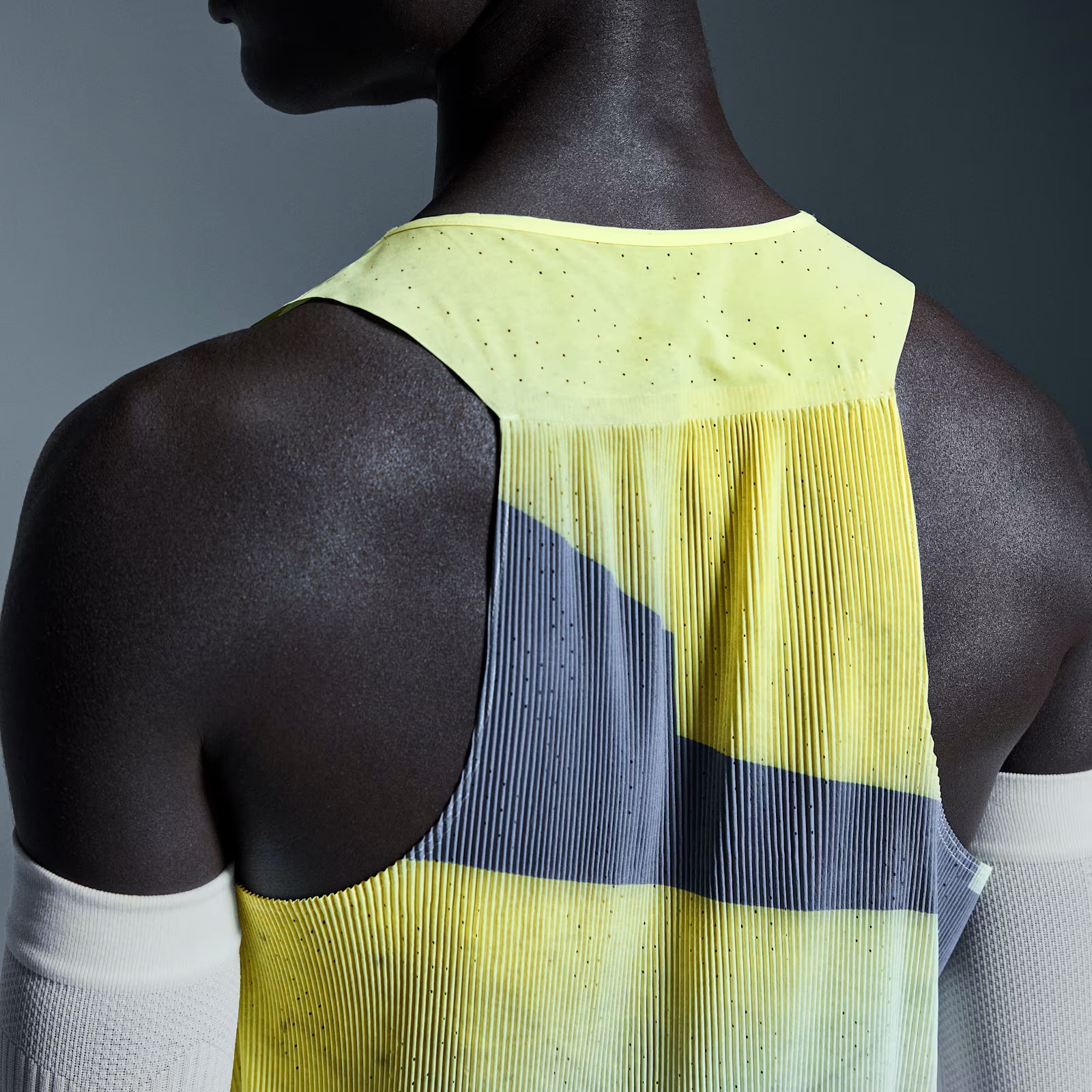 On Race Singlet Limelight | Glacier